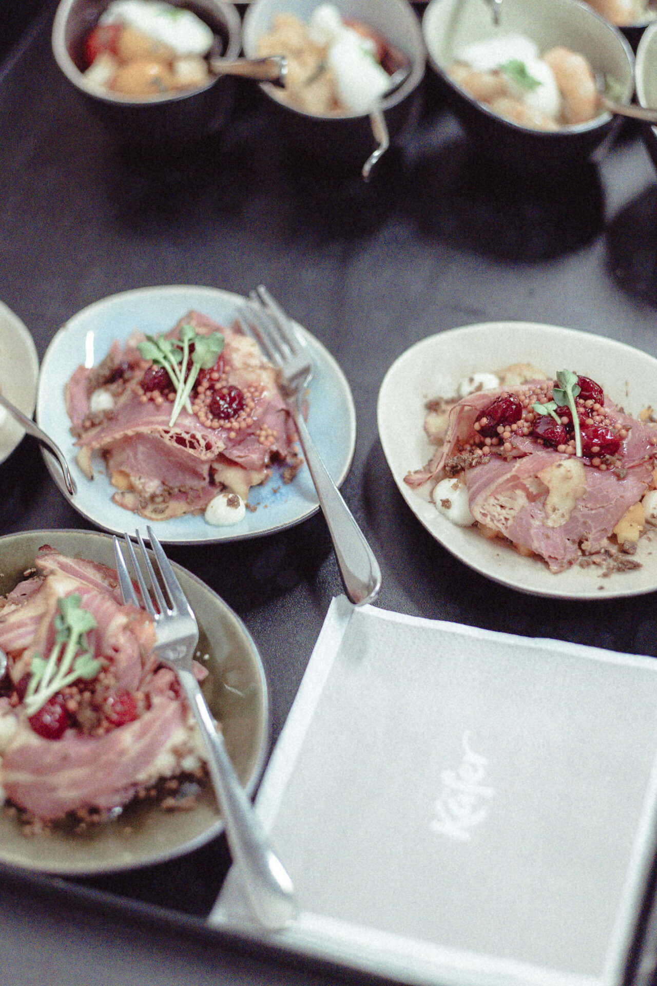 Stimmungsvolle Bar-Beleuchtung Eventlocation