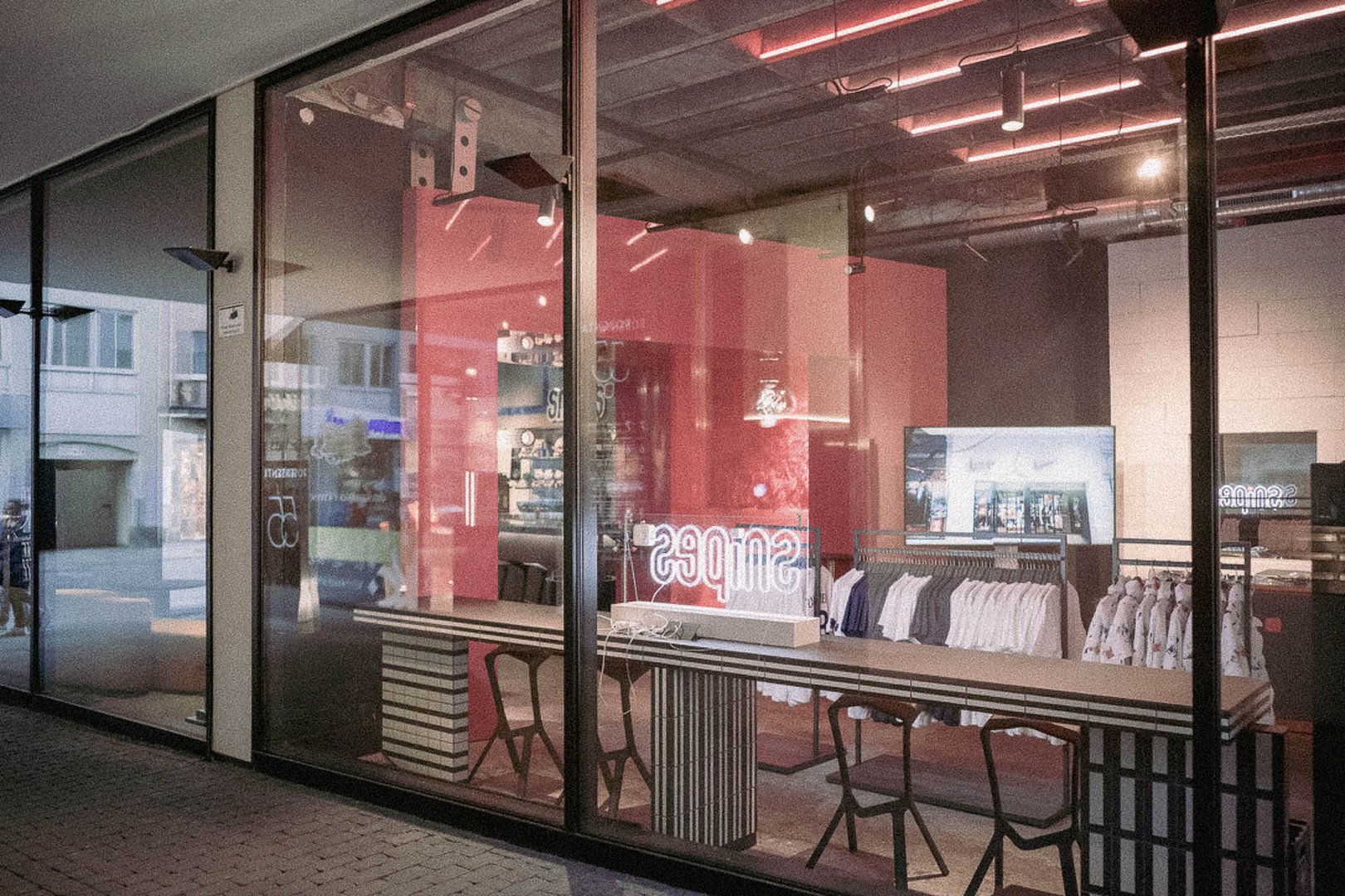 Besucher bei Pop-up München Viktualienmarkt